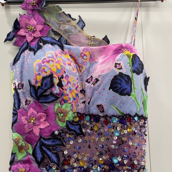 Dress - Picture 2 of 8